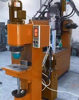 鉚接機(jī)廠家有哪些規(guī)格型號(hào)？
